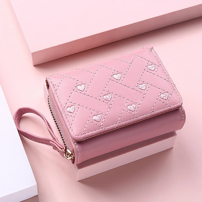 Damen Tri-Fold Kurzgeldbörse – PU Leder Kartenetui | „Love“-Stickerei im Koreanischen Minimalistischen Stil Kaufschwan®