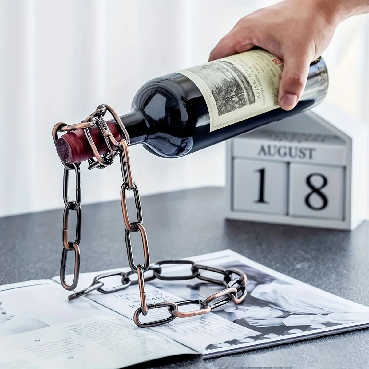 Eisenketten Weinflaschenhalter – Kreativer Schwebender Flaschenständer | Küchen- & Tischdekoration für Weinliebhaber Kaufschwan®