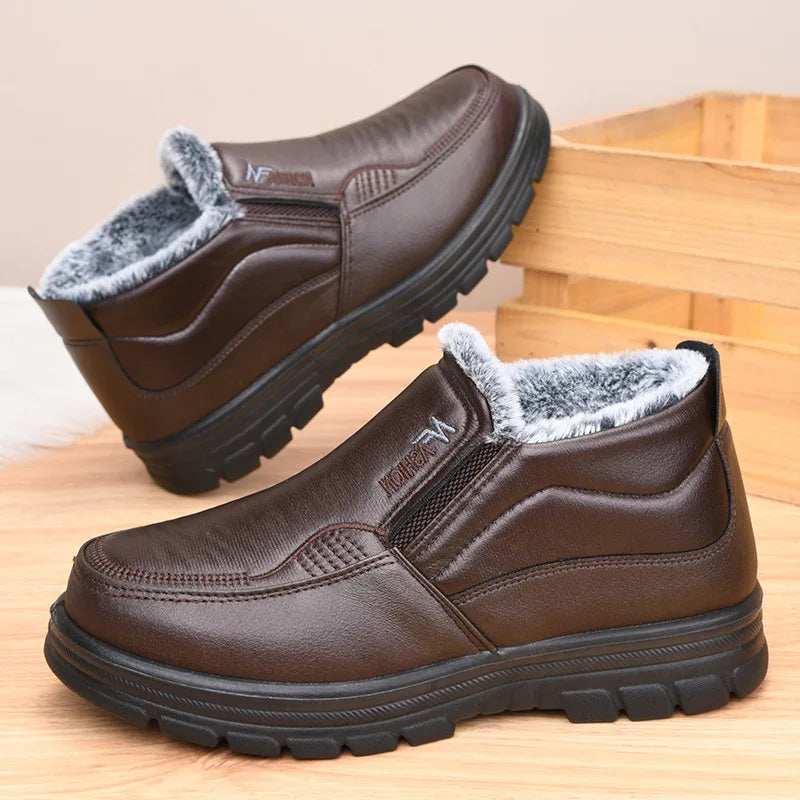 Herren Winterstiefel aus Leder – Wasserdicht & Rutschfest | Gefütterte Warme Baumwoll-Stiefeletten für Arbeit & Outdoor Kaufschwan® Braun 38
