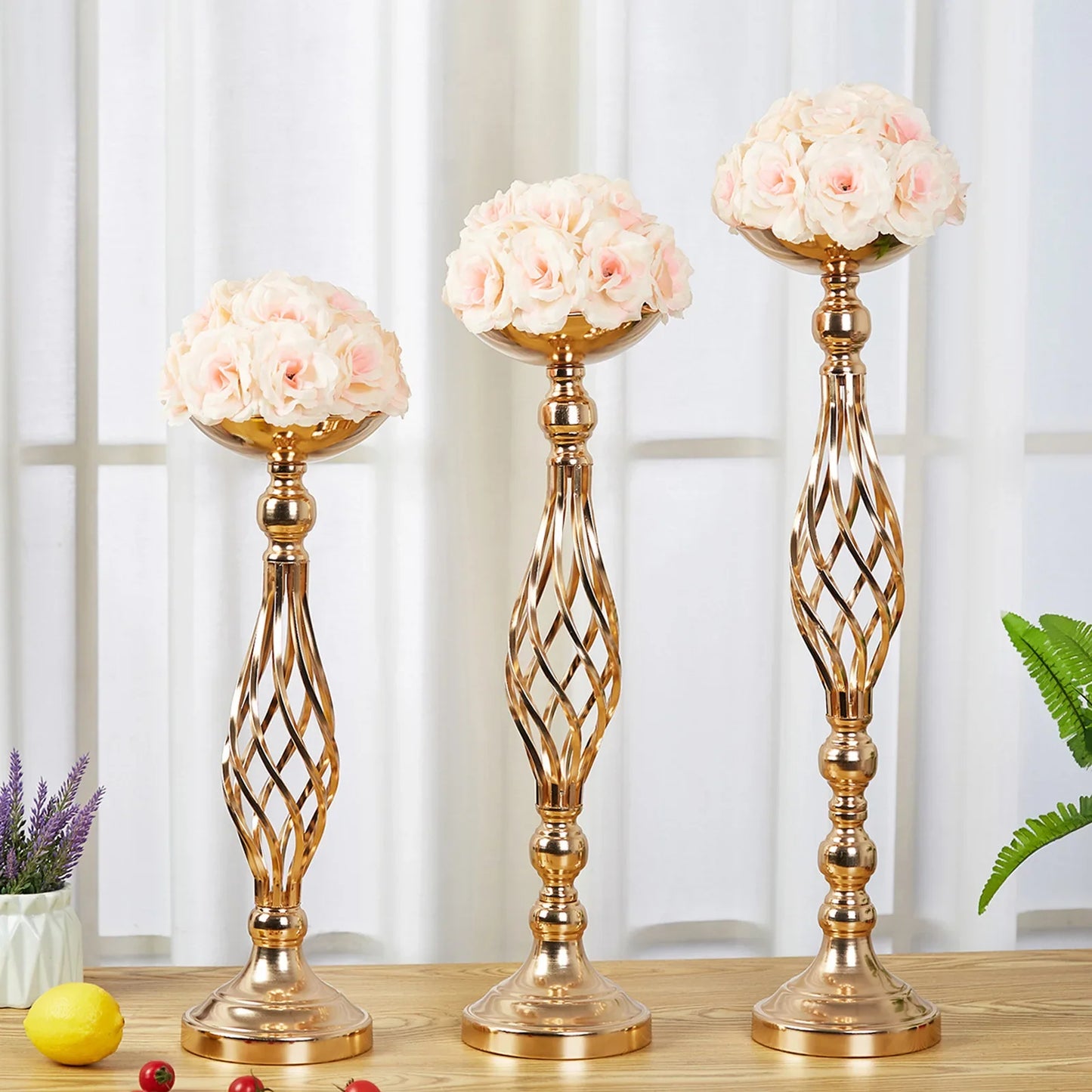 Goldfarbener Eisen Kerzenhalter – Gedrehter Tisch Kerzenständer im Vasenstil für Zuhause, Hochzeit & Blumendekoration Kaufschwan®