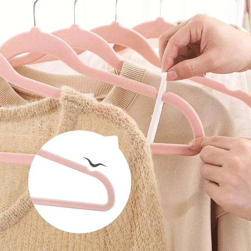50er Set Kleiderbügel - Anti Rutsch Samt Kleiderbügel – Japanischer Stil für Kleider und Mäntel Kaufschwan®