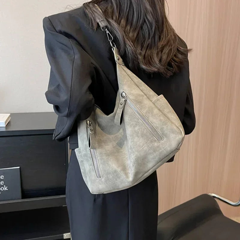 Damen Crossbody Tasche Luxus Designer – Schräge Umhängetasche & Schultertasche | Große Retro Hobo Tasche aus Mattem PU Leder Kaufschwan®