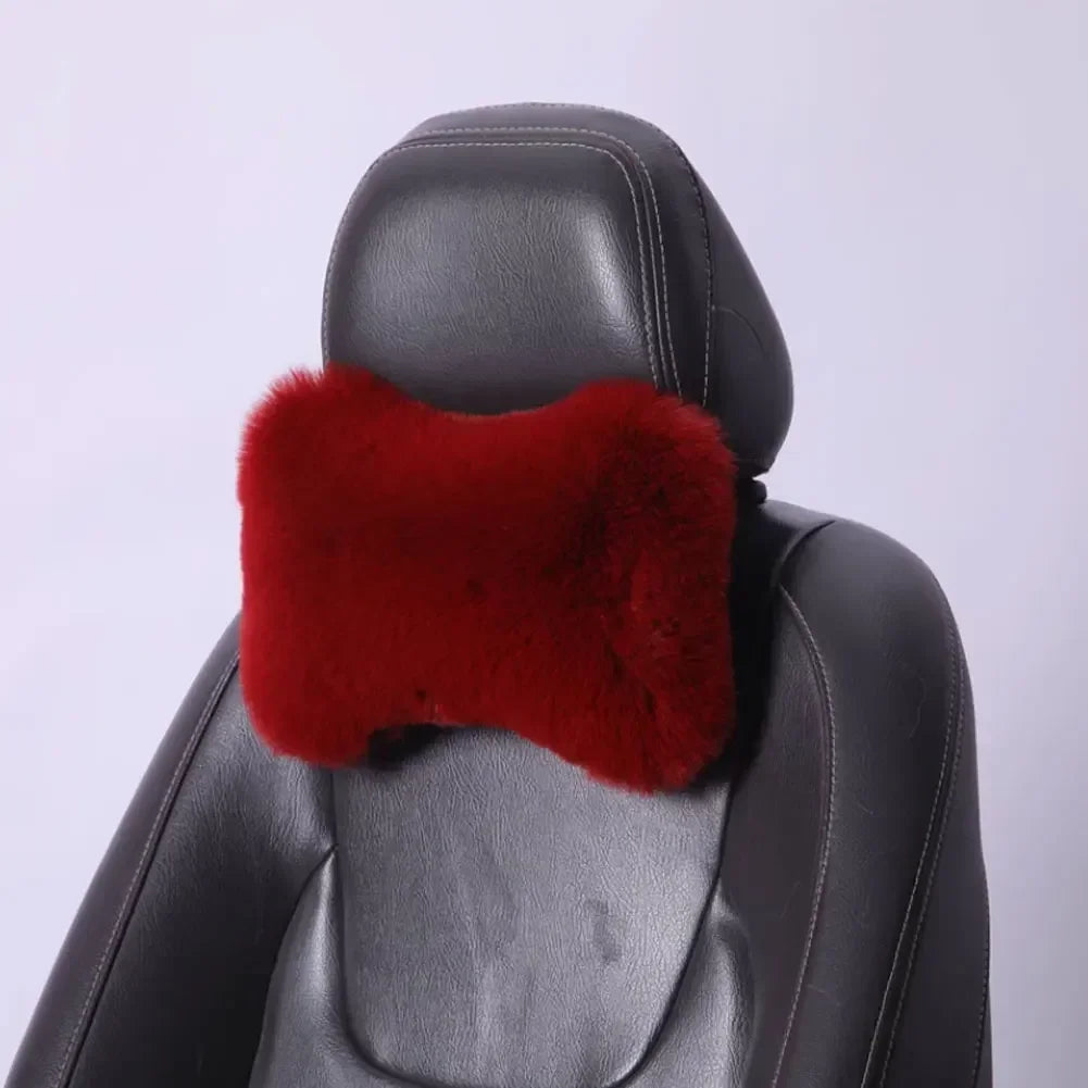 Winter Plüsch Nackenstützkissen fürs Auto – Universelles Kopfstützen- & Lendenkissen für Wärme & Komfort Kaufschwan® Rot