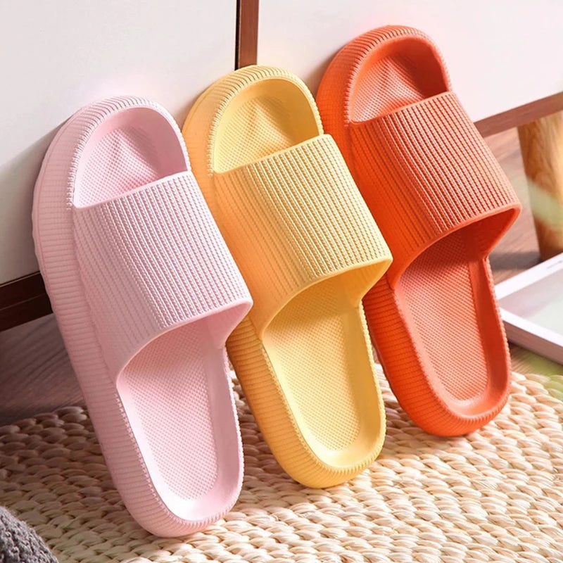 Sommer-Hausschuhe mit dicker Sohle | Atmungsaktive Rutschfeste Badslipper | Entspannung für Zuhause Damen Kaufschwan®