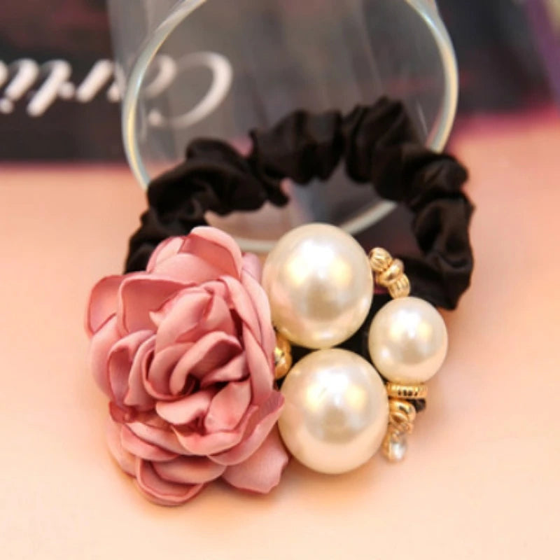 Perlen Rosen Blumen Haaraccessoires | Kamelien Haargummi Scrunchie | Eleganter Haarring für Damen Kaufschwan®