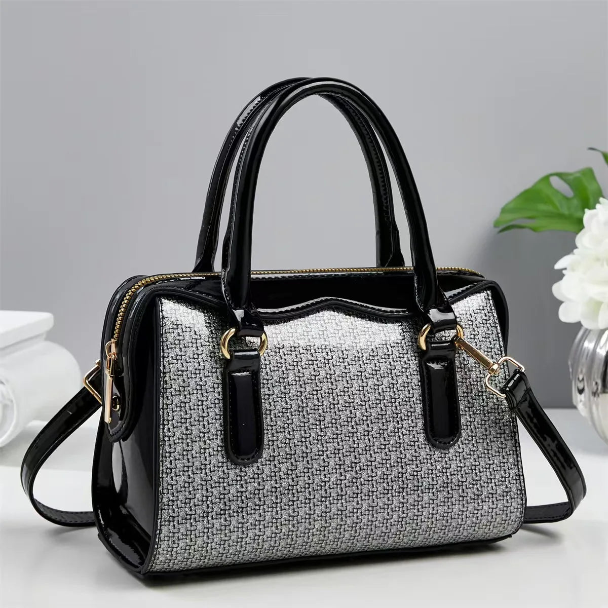 Große Damen Crossbody Tasche – Ein-Schulter PU Tote im Street Style | Weiche Quadratische Handtasche mit Reißverschluss Kaufschwan® Grau