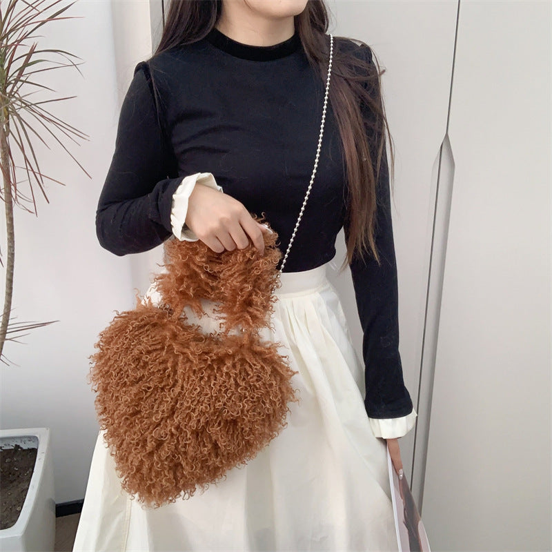 Herzförmige Plüsch Crossbody Tasche – Süße Love Kunstfell Damen Schultertasche & Flauschige Unterarm Handtasche