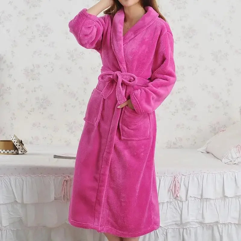 Langer Winter-Bademantel aus Korallenvlies – Dicker Warmer Flanell-Morgenmantel im Kimono-Stil für Zuhause