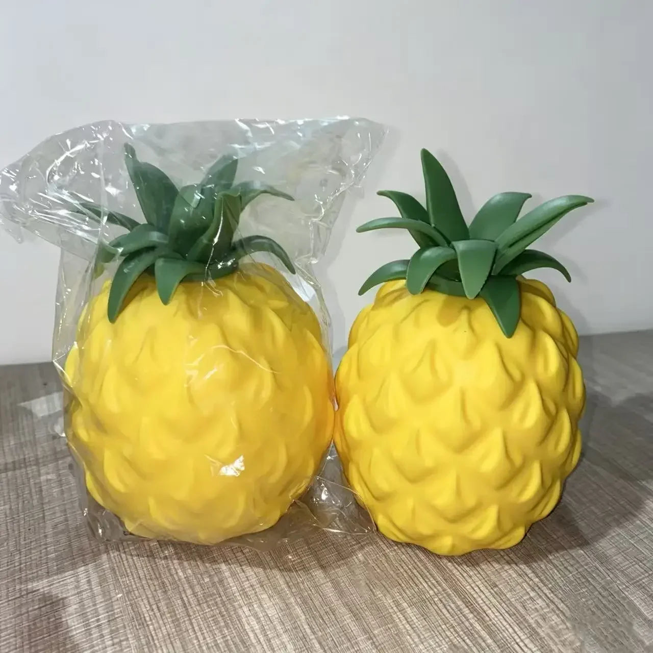 Jumbo Ananas-Squishy-Stressball – Weiches Slow-Rising Knautsch-, Fidget- & Sensorikspielzeug zum Stressabbau, Schreibtisch-Accessoire & Partygeschenk