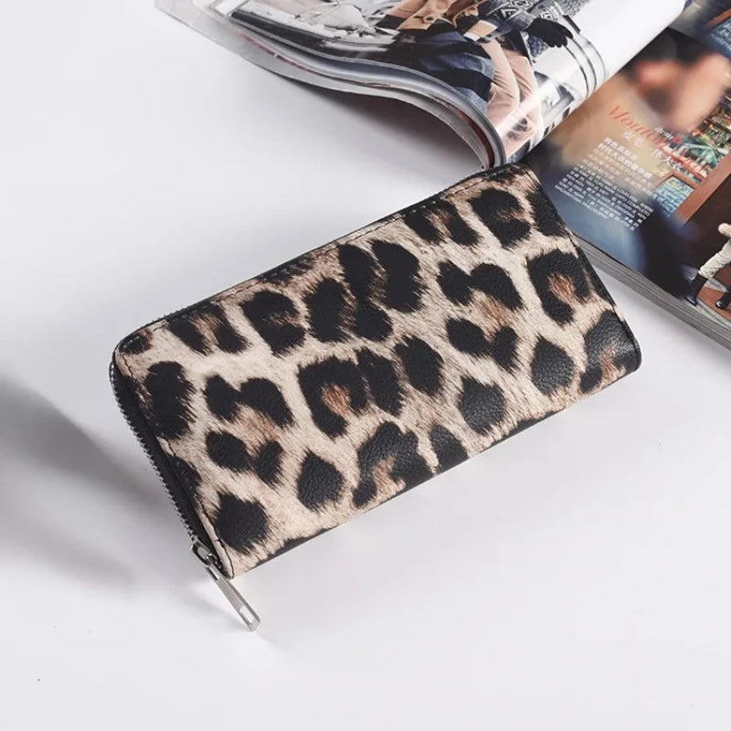 Damen Langbörse aus Leder – Klassisches Leopardenmuster | Modische Kartenbörse & Clutch Handtasche für Damen Kaufschwan®