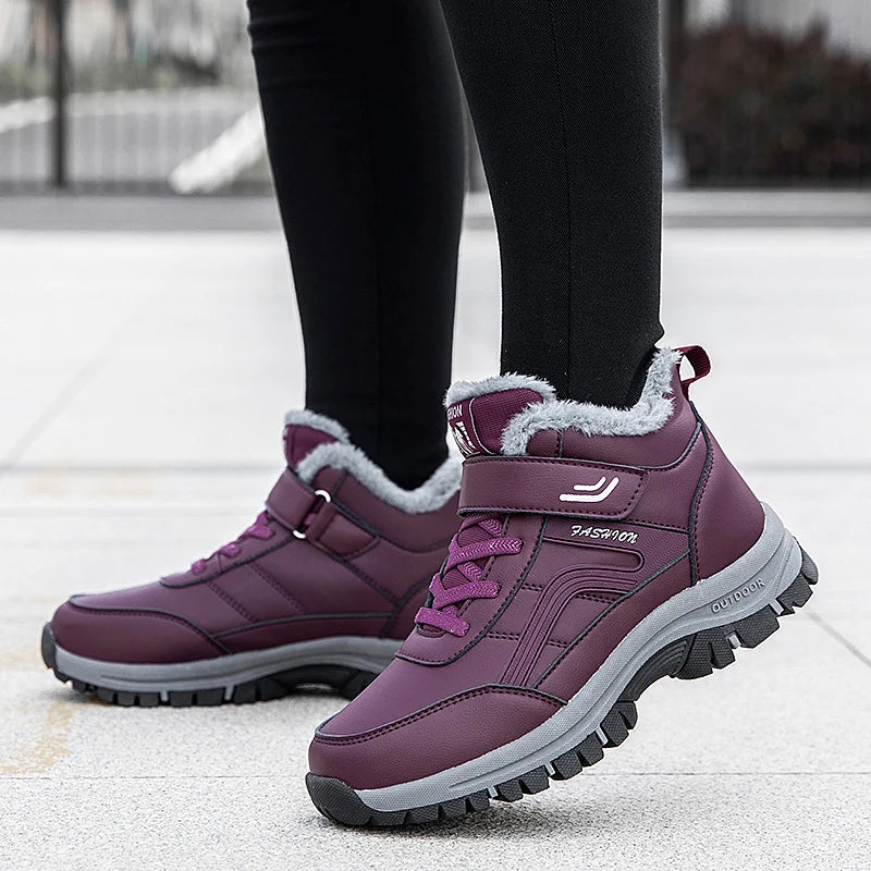 Damen Winterstiefel – Designer Wasserdichte Plateau Stiefeletten im Australischen Stil | Luxus Lederoptik mit Kunstfell Futter Kaufschwan®