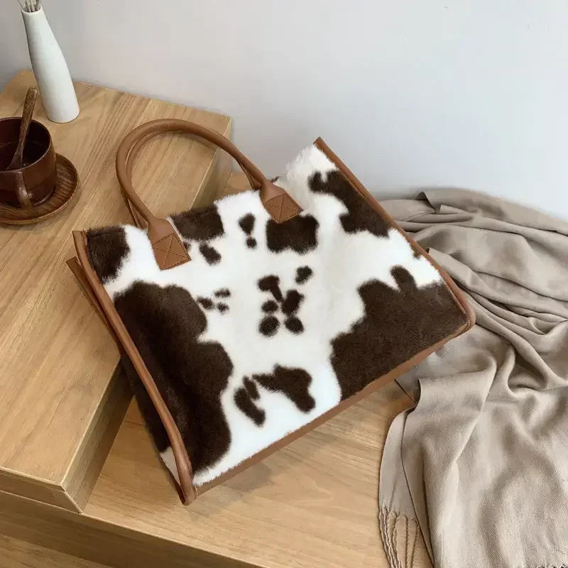 Damen Handtasche aus Weichem Plüsch – Winter Tote mit Leoparden- & Kuhmuster | Flauschige PU Leder Unterarm Schultertasche