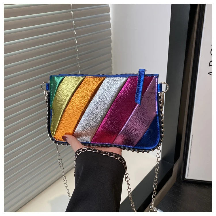 Regenbogen Gestreifte Damen Tasche – Leichte Ketten Crossbody, Schulter & Clutch Handtasche | Modische Handy Tasche Kaufschwan®