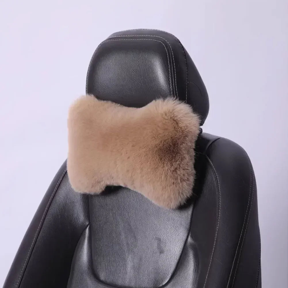 Winter Plüsch Nackenstützkissen fürs Auto – Universelles Kopfstützen- & Lendenkissen für Wärme & Komfort Kaufschwan® Braun
