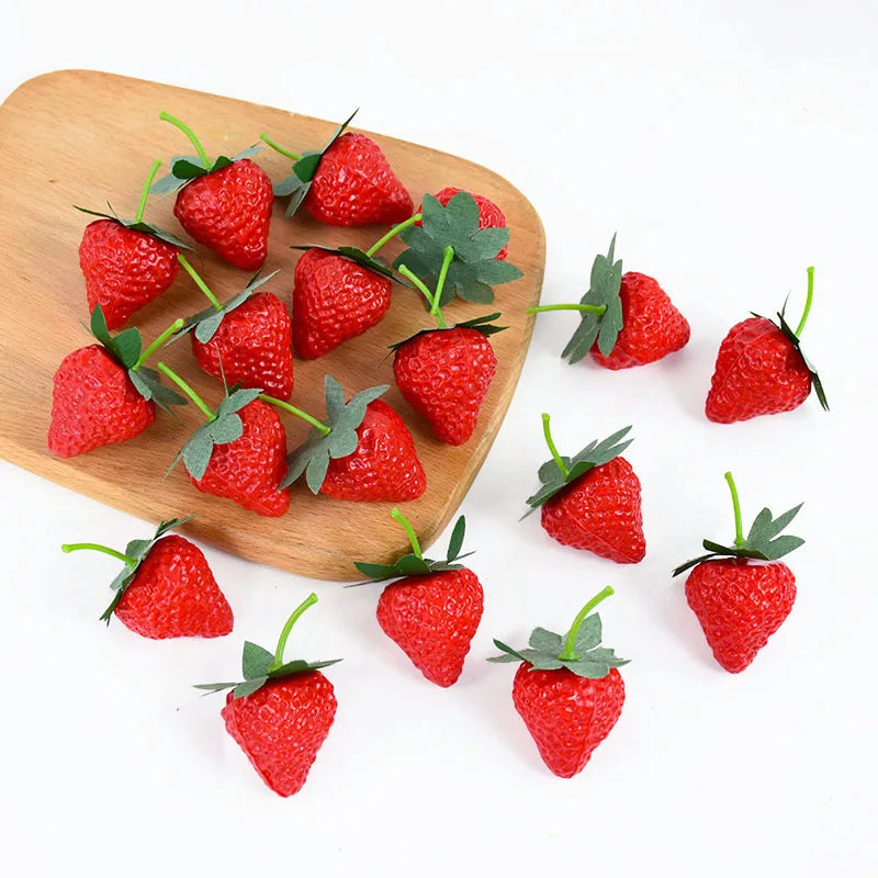 20 Stück Künstliche Erdbeeren – Plastik Simulationsfrüchte für Küche, Tisch, Weihnachten & Party Dekoration Kaufschwan®